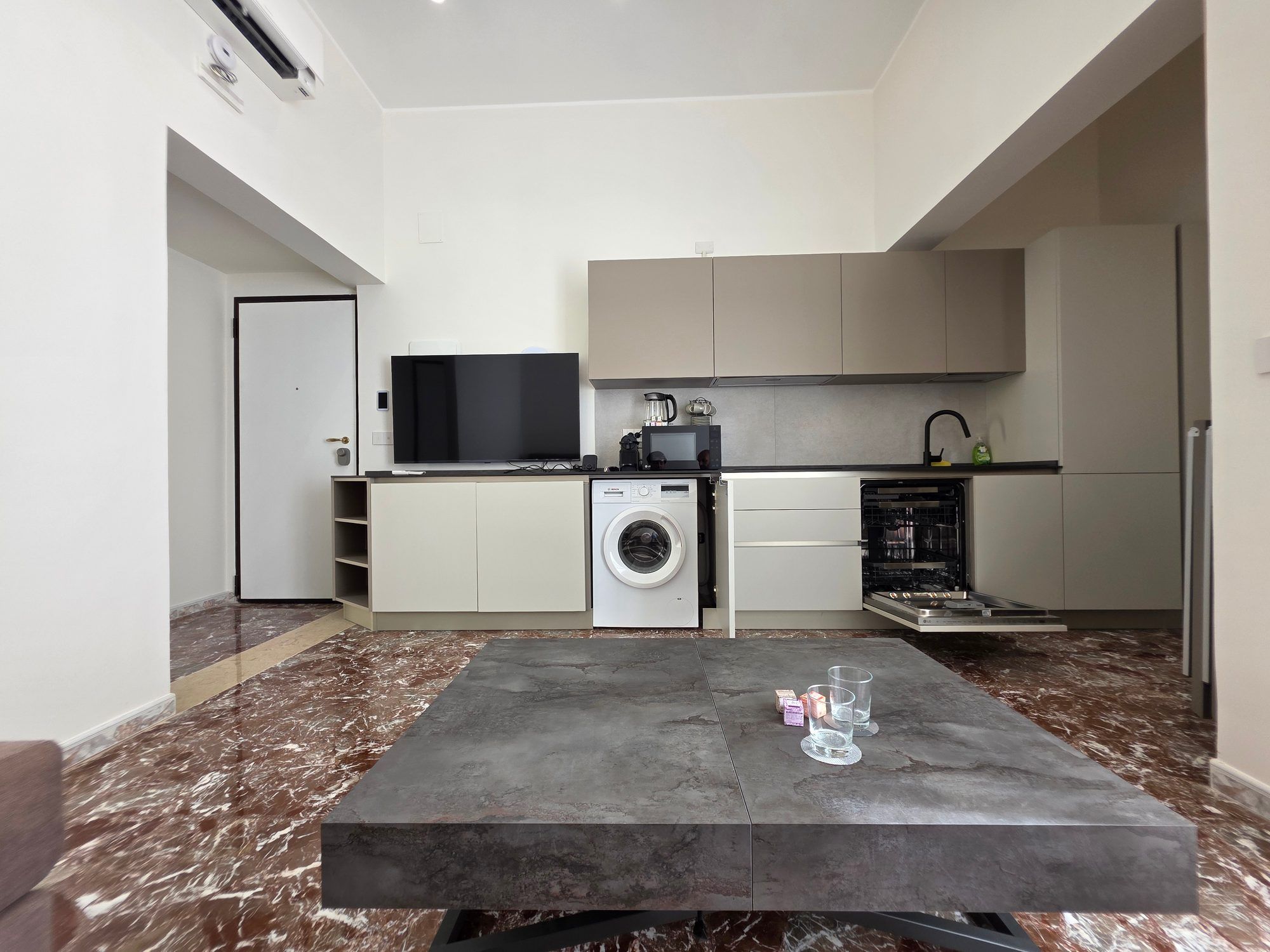 Lavatrice e lavastoviglie in cucina